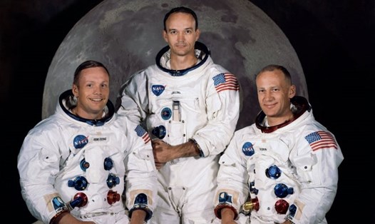 Ảnh phi hành đoàn Apollo 11 chụp tại Trung tâm Không gian Vũ trụ Kennedy năm 1969 gồm các phi hành gia Collins (giữa) với Neil Armstrong (trái) và Edwin E. "Buzz" Aldrin. Ảnh: AFP.
