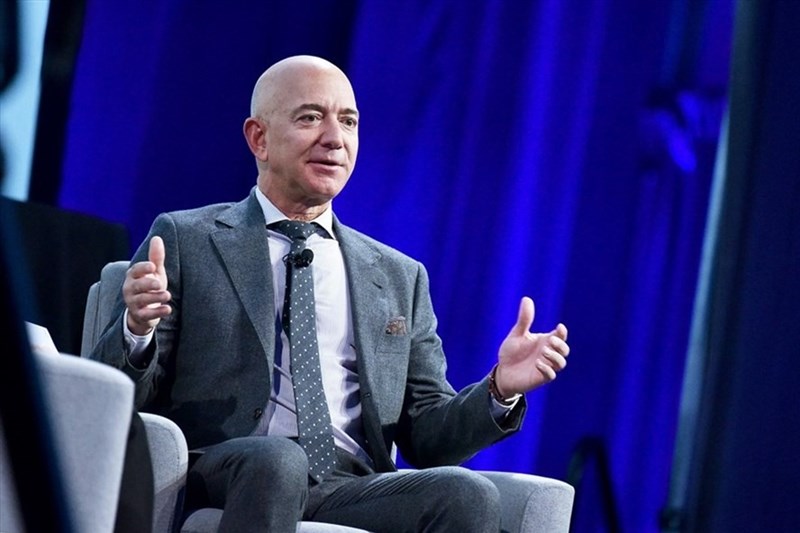 Tài sản của ông chủ Amazon vượt 200 tỉ USD