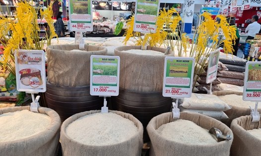 Giá gạo và các loại lương thực, thực phẩm giảm kéo chỉ số giá tiêu dùng 4 tháng tăng thấp nhất từ 2016 đến nay. Ảnh: Vũ Long