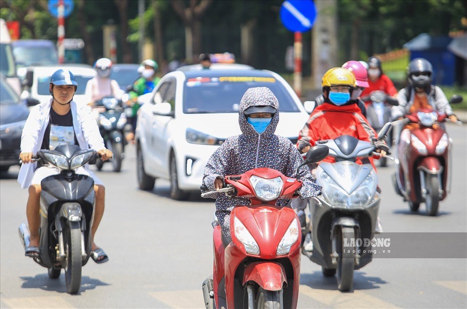 Thời tiết chủ đạo trong 10 ngày tới ở 3 miền là nắng nóng. Ảnh minh hoạ: Tạ Quang. Thời tiết chủ đạo trong 10 ngày tới ở 3 miền là nắng nóng. Ảnh minh hoạ: Tạ Quang.