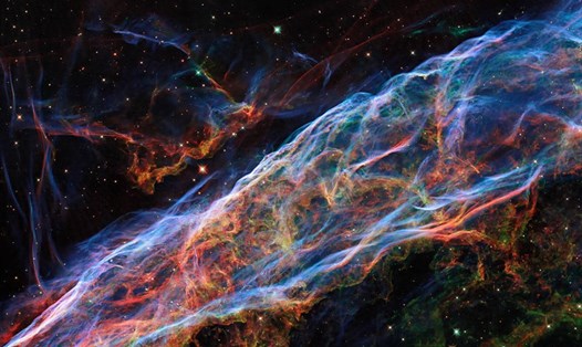 Tinh vân Veil - tàn tích của một siêu tân tinh - trong ảnh chụp từ kính viễn vọng Hubble mới được xử lý lại. Ảnh: NASA.