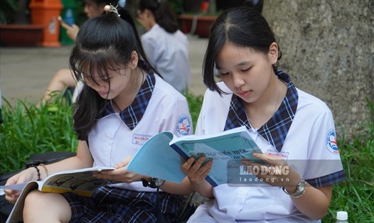 Nhiều trường xét tuyển học bạ vào lớp 10 ở Hà Nội. Ảnh: Chân Phúc