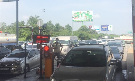Trạm thu phí Long Phước "nhất định" không xả trạm khi ùn tắc kéo dài và khi có yêu cầu của lực lượng cảnh sát giao thông. Ảnh: Cục Cảnh sát giao thông.