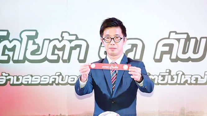 Ông Benjamin Tan đã từ chức nhiệm vụ ở FAT và có thể sang giúp bóng đá Việt Nam trong thời gian tới. Ảnh: FAT