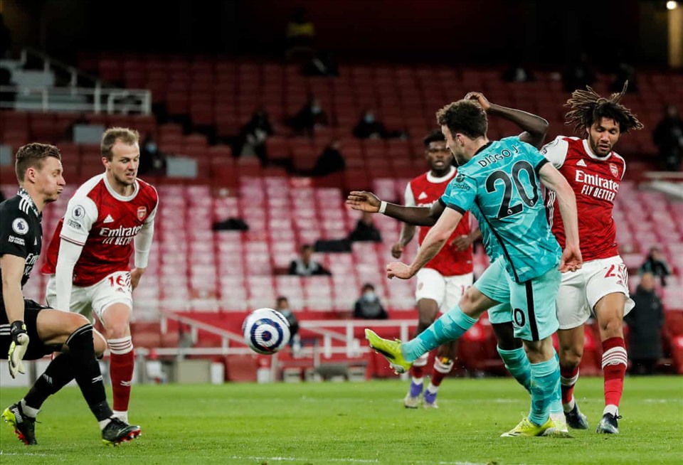 Arsenal bị Liverpool nhấn chìm với tỉ số 3-0 ngay tại sân Emirates. Ảnh: AFP