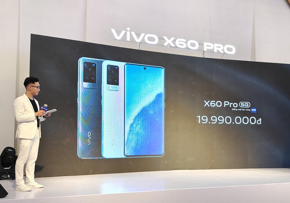 Smartphone Vivo X60 Pro 5G ra mắt tại Việt Nam với mức giá 19,99 triệu đồng. Ảnh: Vivo. Smartphone Vivo X60 Pro 5G ra mắt tại Việt Nam với mức giá 19,99 triệu đồng. Ảnh: Vivo.