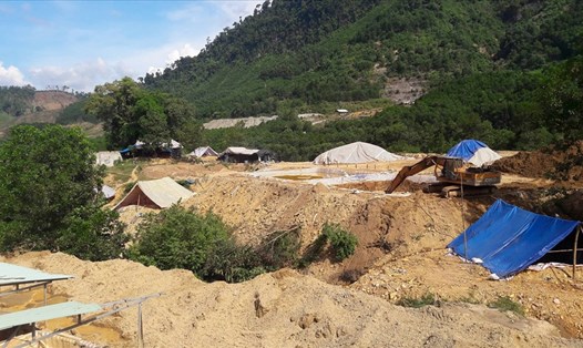 Khai thác trái phép tái diễn trên mỏ vàng Bồng Miêu, Quảng Nam. Ảnh: Thanh Hải