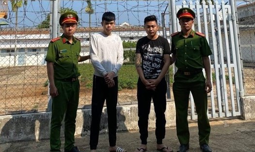 Trần Phước Vĩnh và Nguyễn Văn Vĩnh bị cơ quan chức năng bắt giữ. Ảnh: T.X