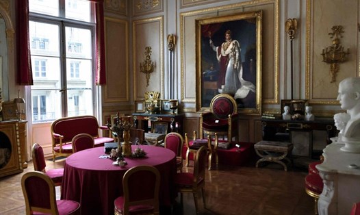 Pháp đang điều tra cáo buộc về những nhà hàng cao cấp bí mật dành cho giới thượng lưu Paris bất chấp dịch COVID-19. Ảnh: AFP