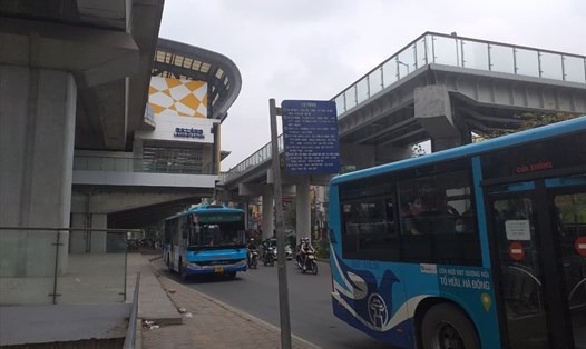 Sẽ có 59 tuyến xe buýt kết nối với tuyến đường sắt Cát Linh - Hà Đông. Ảnh: Đ.T