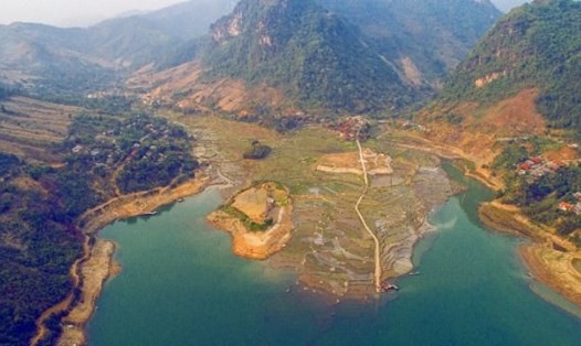 Vẻ đẹp lòng hồ thủy điện Sơn La (Quỳnh Nhai) hứa hẹn sẽ làm điểm nhấn du lịch của tỉnh trong thời gian tới. Ảnh: BTC