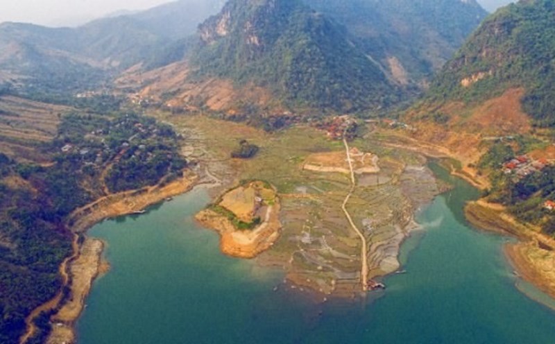 Vẻ đẹp lòng hồ thủy điện Sơn La (Quỳnh Nhai) hứa hẹn sẽ làm điểm nhấn du lịch của tỉnh trong thời gian tới. Ảnh: BTC