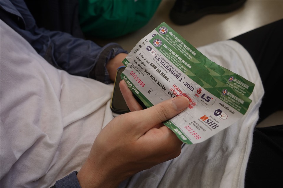 Vé xem trận Đà Nẵng - Hoàng Anh Gia Lai đã được bán sạch. Ảnh: Cát Tường