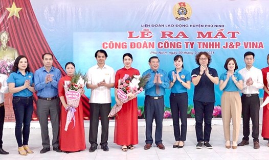 LĐLĐ tỉnh Phú Thọ đã thành lập thêm 8 Công đoàn cơ sở trong quý I. 2021. (Ảnh: Mai Hoa)