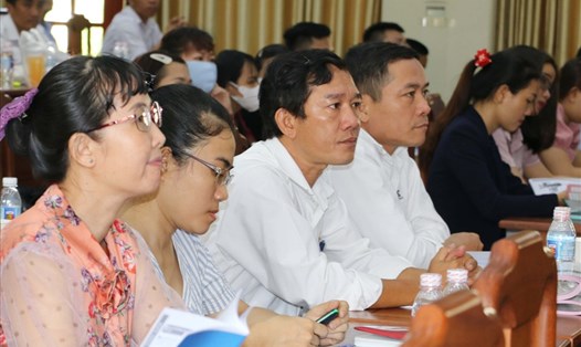Cán bộ Công đoàn cơ sở ở thị xã Bến Cát (tỉnh Bình Dương) tham gia hội nghị . Ảnh: Hoàng Trung