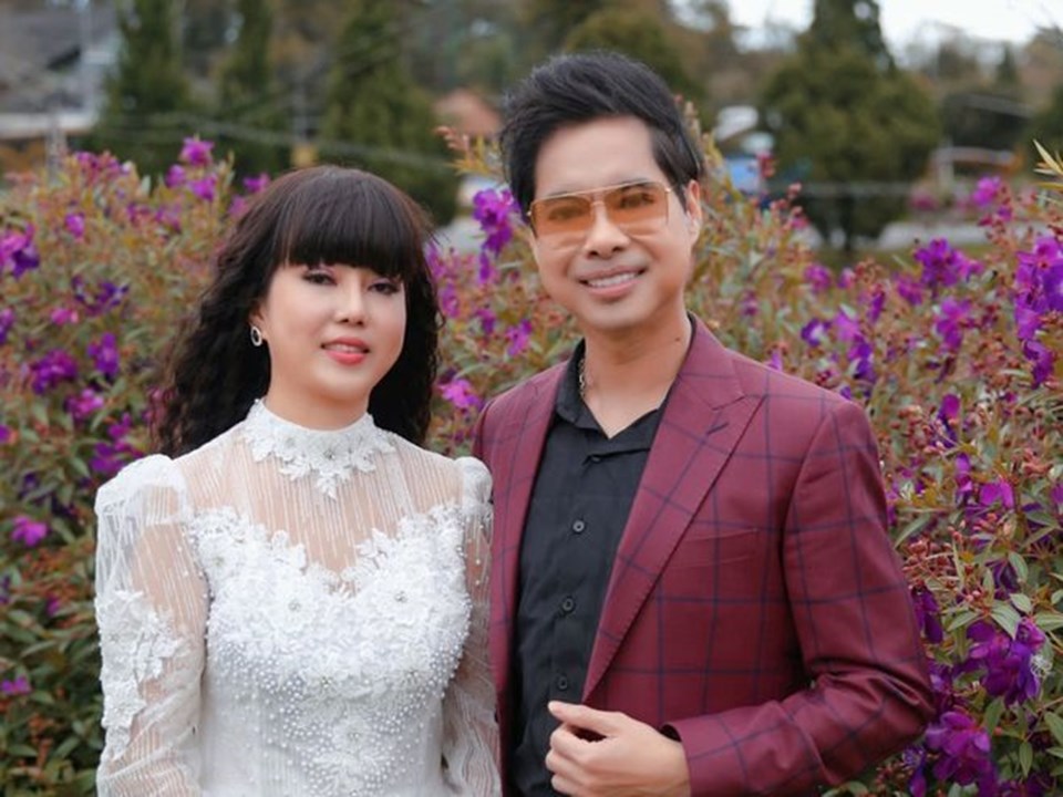 Ngọc Sơn song ca cùng Thư Kỳ, em gái nuôi của ca sĩ Akira Phan. Ảnh: NSCC. Ngọc Sơn song ca cùng Thư Kỳ, em gái nuôi của ca sĩ Akira Phan. Ảnh: NSCC.
