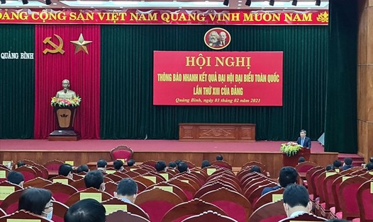 Các đại biểu tại tỉnh Quảng Bình nghe thông báo kết quả Đại hội Đảng toàn quốc lần thứ XIII. Ảnh: HN