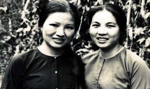Nhà văn Trần Thị Thắng (trái) những ngày ở chiến trường.