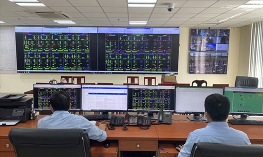 Điện lực Đắk Lắk vận hành lưới điện an toàn trong điều kiện phòng, chống dịch COVID-19. Ảnh: Bao Lam