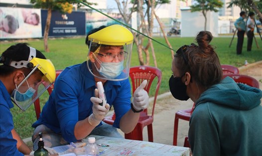 Đà Nẵng kêu gọi thanh niên tham gia đội tình nguyện phòng chống dịch COVID-19. Ảnh: Thuỳ Trang
