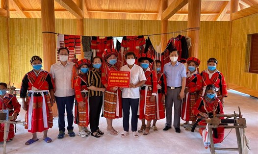 Ba huyện Bắc Quang, Đồng Văn, Mèo Vạc đã được vay vốn từ số tiền hỗ trợ của ông Đoàn Ngọc Hải. Ảnh: CTV