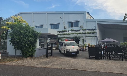 Trung tâm Y tế quận Sơn Trà  đã cách ly nhiều F1 do liên quan đến ca nghi mắc COVID- 19 đang làm việc ở một công ty tại Khu công nghiệp An Đồn. Ảnh: Nam Long