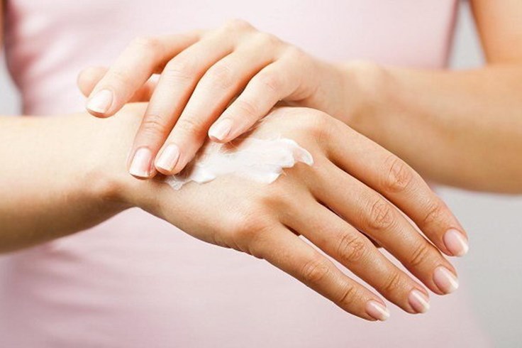Người mắc bệnh về da cần lưu ý gì khi rửa tay trong mùa dịch