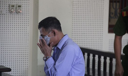 Bị cáo Nguyễn Đình Nhung trong phiên xét xử. Ảnh: HĐ