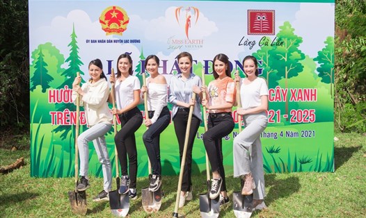 Dàn Hoa hâu - Á hậu cuộc thi "Miss Earth Việt Nam" hội ngộ trong hoạt động trồng cây xanh tại Lâm Đồng. Ảnh: BTC