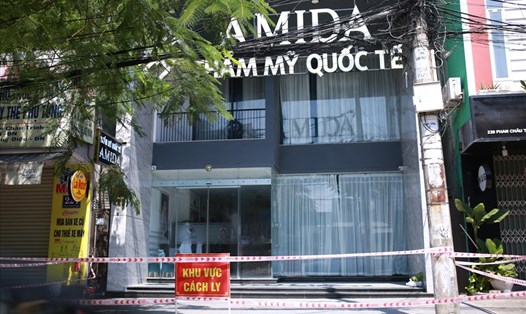 Thẩm mỹ viện AMIDA tại Đà Nẵng là nơi lây lan dịch bệnh cho nhiều người. Ảnh: Hữu Long