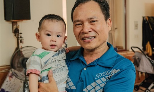 Anh Nguyễn Mạnh Hùng đã có thâm niên hơn 30 năm trong nghề đường sắt. Ảnh:  Quỳnh Hoa