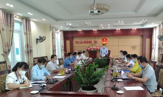 Ngày 13.5, Ủy ban bầu cử thị xã Hoàng Mai họp, triển khai các nội dung bầu cử quốc hội, HĐND các cấp. Ảnh: VN