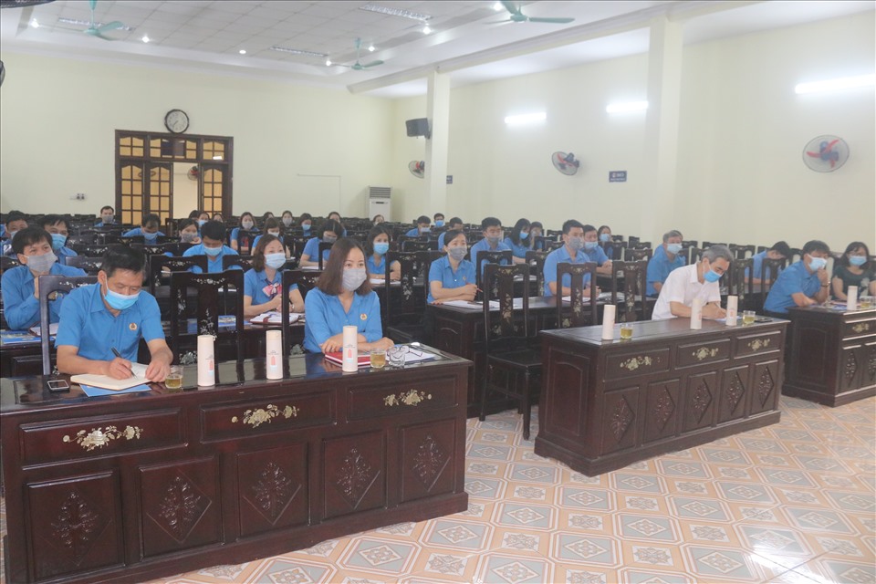 Hội nghị sơ kết 5 năm thực hiện Chỉ thị 05-CT/TW của Bộ Chính trị do LĐLĐ tỉnh Thanh Hoá tổ chức sáng 14.5. Ảnh: X.H