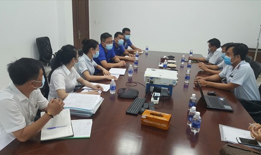 Đoàn kiểm tra việc chấp hành các quy định của pháp luật về An toàn, vệ sinh lao động tại doanh nghiệp thuộc Khu công nghiệp Trảng Bàng. Ảnh LĐLĐ Tây Ninh