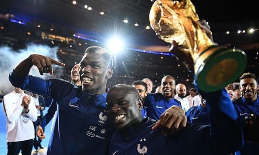 Pogba và Kante vô địch World Cup 2018 trong màu áo đội tuyển Pháp. Ảnh: AFP