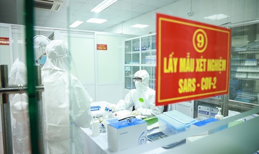 Xét nghiệm SARS-CoV-2. Ảnh: Hải Nguyễn