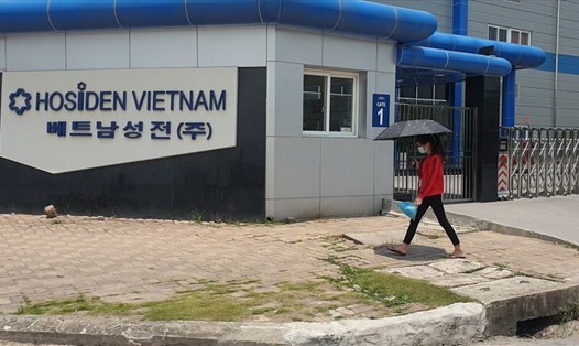 Bên ngoài công ty Hosiden Việt Nam (KCN Quang Châu). Ảnh: Trần Tuấn.