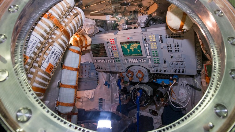 Nga rao bán Soyuz MS-08. Ảnh: Glavkosmos