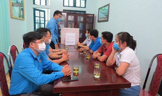LĐLĐ huyện Mộc Châu chung tay phòng chống dịch COVID-19.
