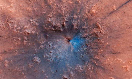 Miệng núi lửa mới trên sao Hỏa được tàu vũ trụ NASA phát hiện. Ảnh: NASA/Đại học Arizona