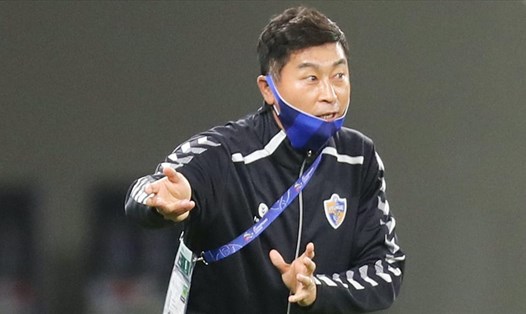 Huấn luyện viên Kim Do-hoon sẽ dẫn dắt Lion City Sailors đấu đội Sài Gòn tại AFC Cup 2021. Ảnh: AFC.