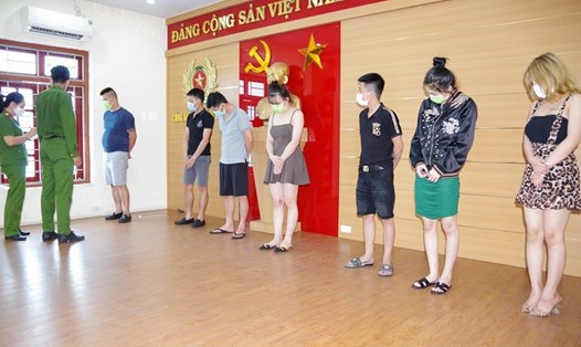 31 thanh niên nam nữ sử dụng trái phép ma tuý tại quán karaoke KINGDOM. Ảnh Công an tỉnh Hải Dương