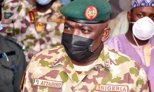 Tham mưu trưởng lục quân Nigeria Ibrahim Attahiru thiệt mạng trong vụ rơi máy bay hôm 21.5. Ảnh: AFP.