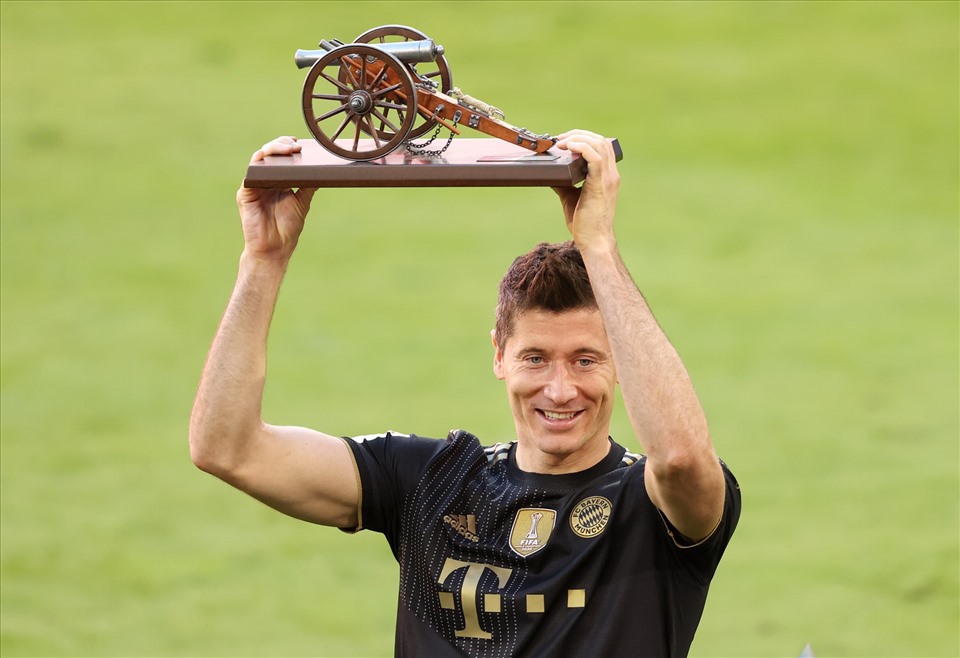 lewandowski boots 2021