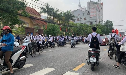 Học sinh lớp 9, lớp 12 tại Thái Bình quay trở lại trường học từ sáng nay 24.5. Ảnh minh họa.