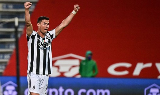 Cristiano Ronaldo lần đầu tiên giành giải Vua phá lưới Serie A. Ảnh: AFP
