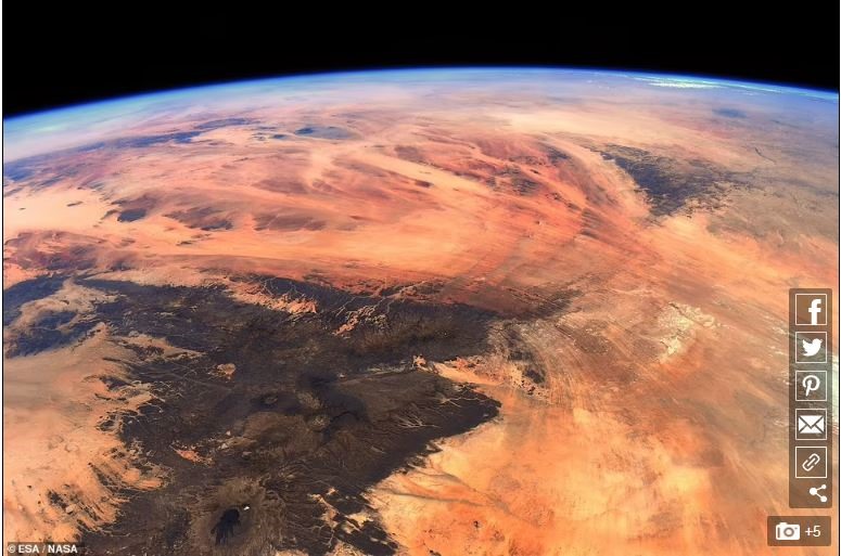 Hình ảnh giống như sao Hỏa nhưng thực sự là ảnh Trái đất do phi hành gia Thomas Pesquet của Cơ quan Vũ trụ Châu Âu chụp. Ảnh: ESA/NASA.