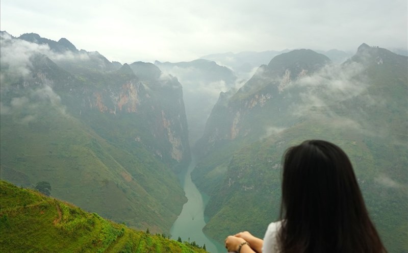 Đèo Mã Pì Lèng là điểm thu hút khách du lịch dừng chân ngắm cảnh. Ảnh: Đăng Huỳnh