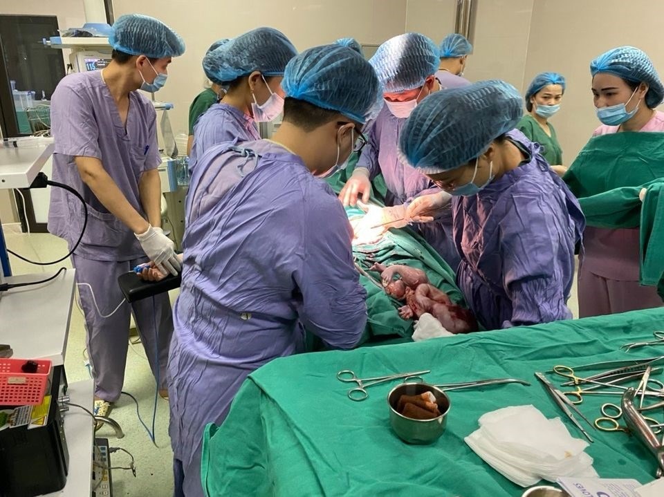 Ca phẫu thuật cho thai phụ. Ảnh: BVCC Ca phẫu thuật cho thai phụ. Ảnh: BVCC