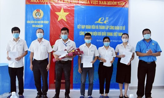 Kết nạp 230 đoàn viên và thành lập Công đoàn cơ sở ở Quảng Nam. Ảnh: Thanh Chung